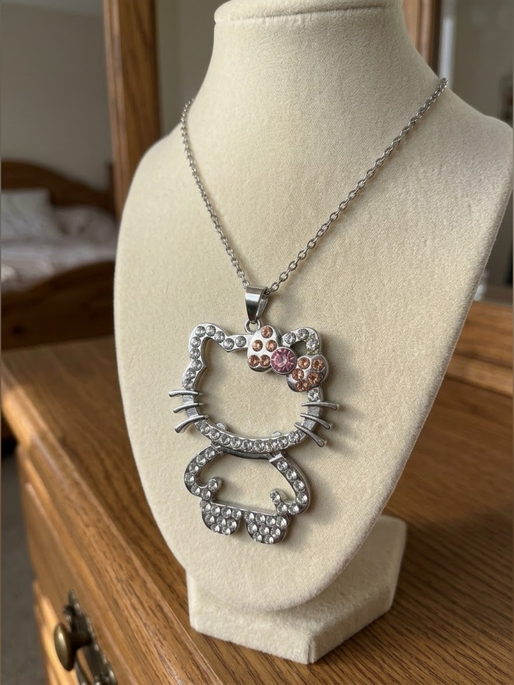 Sanrio Hello Kitty Rhinestone Cutout Pendant Necklace Silver Tone Pink Bow Y2K